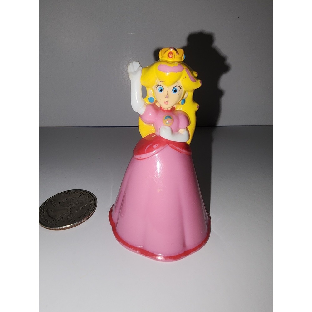 Princess Peach Super‎ Mario Figure Toy